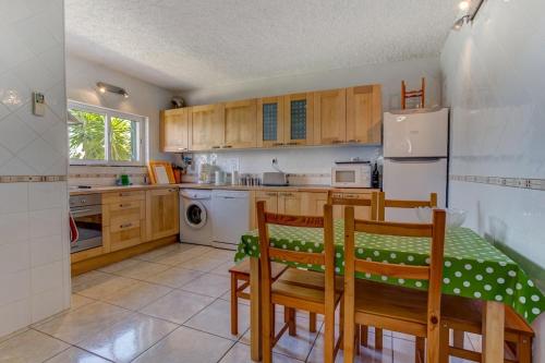 廚房, Casa Castelinho - Luxury villa with private pool in 卡沃埃魯城中心