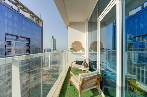 New! Stunning sea view studio | Balcony | Pool - image 9