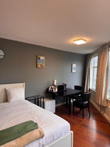 Central B&B Apartment in Amsterdam 1