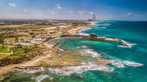 SeaView 202 in เคซารี