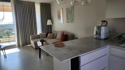 SeaView 202 in เคซารี