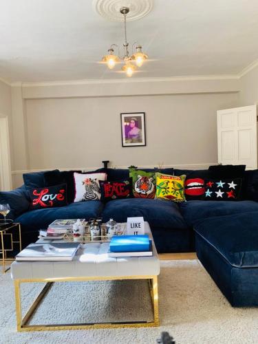 Boutique Bath apartment with 2 beautiful bedrooms, Bath (photo 2)