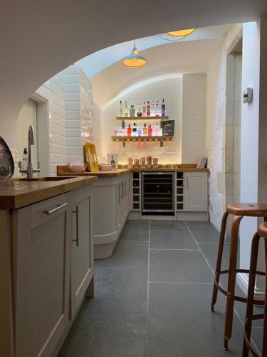 Boutique Bath apartment with 2 beautiful bedrooms, Bath (photo 8)