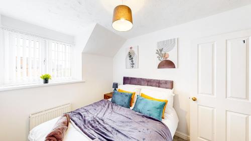 Modern Home, Sleeps 8, Parking Modern Home, Sleeps 8, Parking