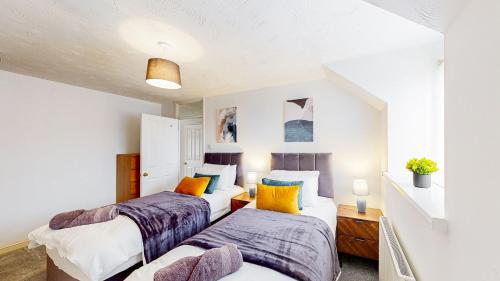 Modern Home, Sleeps 8, Parking Modern Home, Sleeps 8, Parking