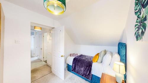 Modern Home, Sleeps 8, Parking Modern Home, Sleeps 8, Parking