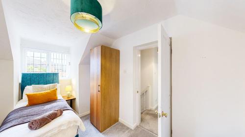 Modern Home, Sleeps 8, Parking Modern Home, Sleeps 8, Parking