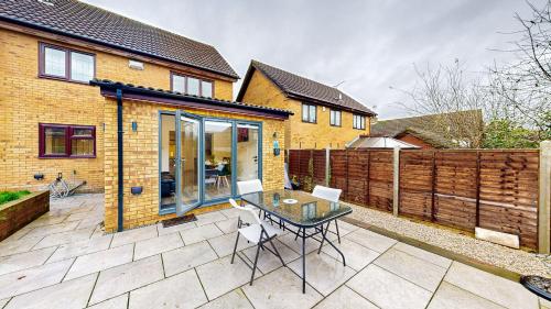 Modern Home, Sleeps 8, Parking Modern Home, Sleeps 8, Parking