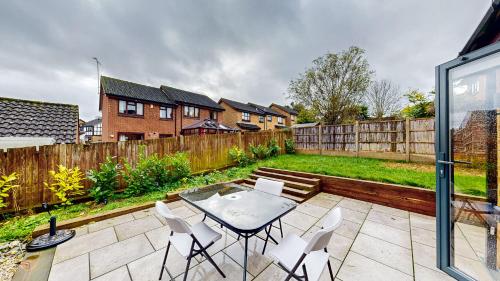 Modern Home, Sleeps 8, Parking Modern Home, Sleeps 8, Parking