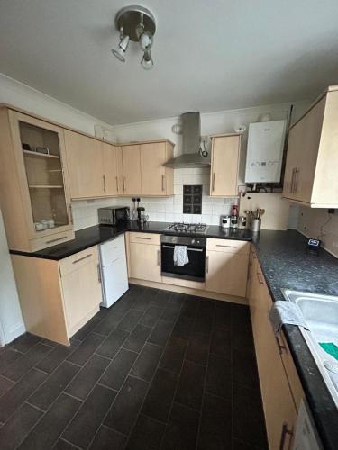 Konyha, Double room near Queen Elizabeth hospital and University in Quinton