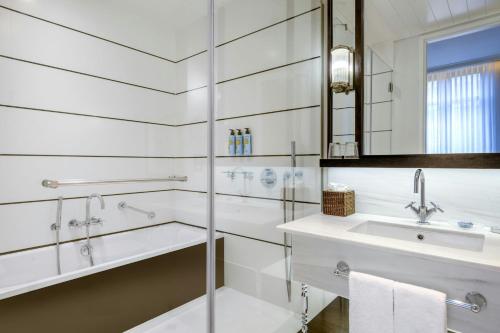 Suite image 9