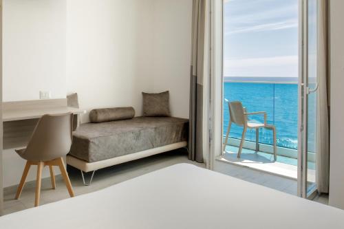 Vistas, Hotel Tirreno in Latina
