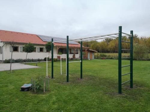 Reinpold Vendégház (Reinpold Vendeghaz) in Buzsak