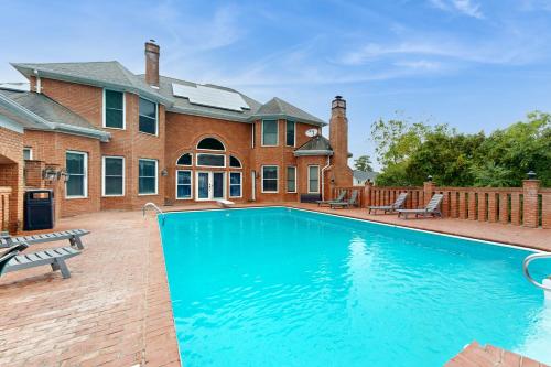 The Brooklyn Estate - image 2