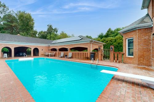 The Brooklyn Estate - image 6