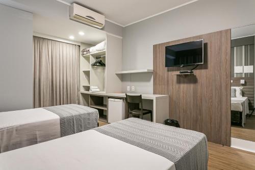 2 twin beds