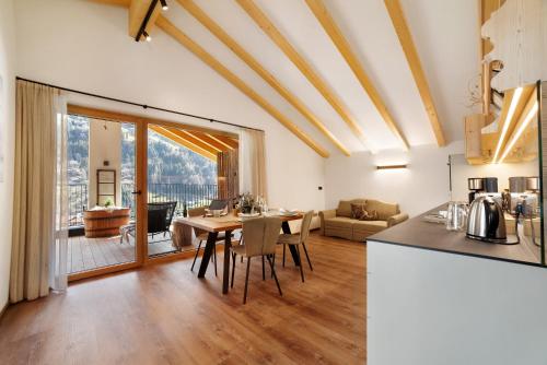 Superior One-Bedroom Apartment