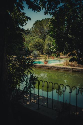 泳池, Domaine Les Mûriers (Domaine Les Muriers) in 布里尼奧勒