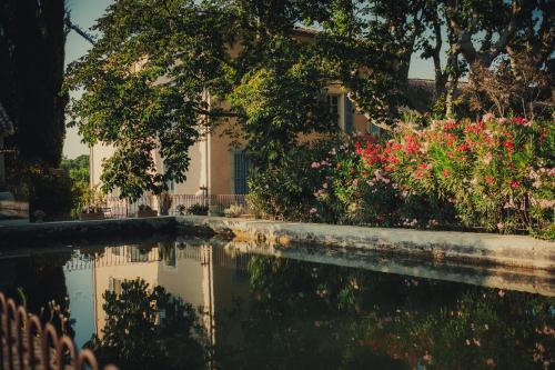 花園, Domaine Les Mûriers (Domaine Les Muriers) in 布里尼奧勒