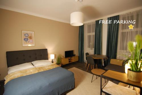 Cozy, Small, NEW with FREE Parking in Wien, Österreich