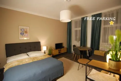 Cozy, Small, NEW with FREE Parking in Wien, Österreich
