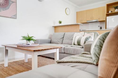 24 Central Plaza Port Douglas - image 3