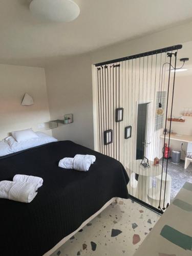 1 queen bed