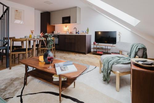 Prague Days - Attic Maisonette - Workspace - Netflix - Vinohrady, Прага (фото 9)