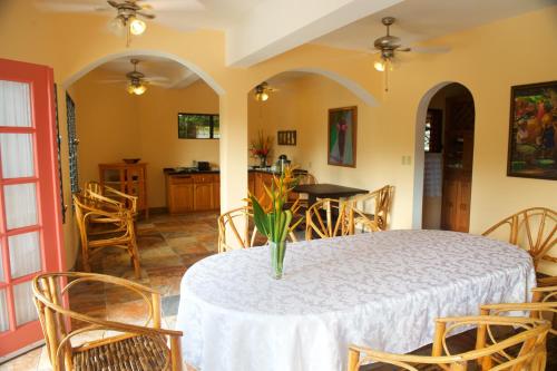Coral House Inn in Пунта Горда