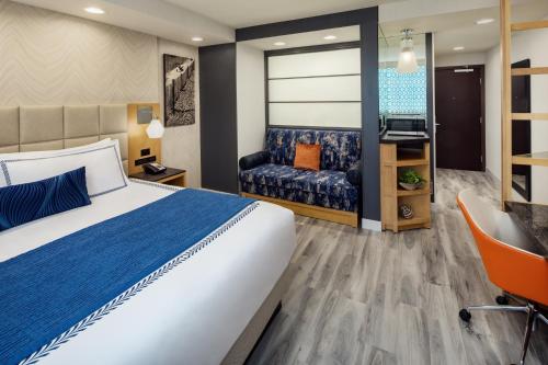 Standard King Accessible Room