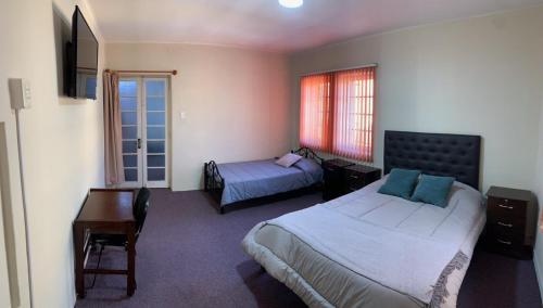 Superior Twin Room image 3
