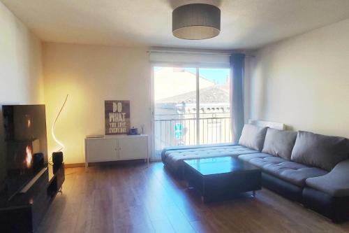 Camping - Bordeaux -  - Spacious apartment with parking in Bordeaux - Image #0