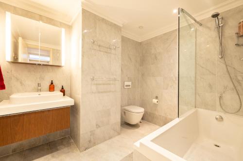 Large 4-Bed 8-Guests w Patio 1841 House Paddington, Londyn (zdjęcie 4)