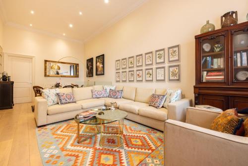 Large 3-Bed 5-Guest 1841 Duplex House Paddington, Londra