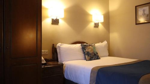 Single Room image 5