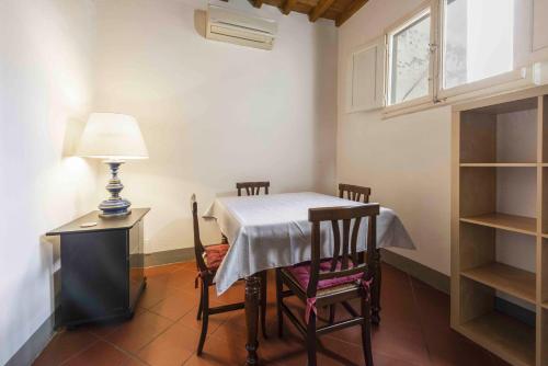 One-Bedroom Apartment image 10