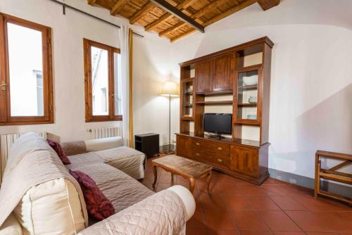 One-Bedroom Apartment image 4