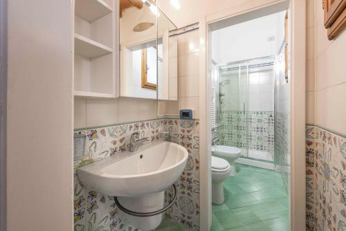 One-Bedroom Apartment image 2