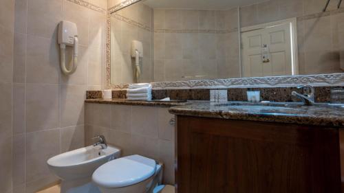 Double Room with Extra Bed (3 Adults) image 3
