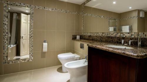 Double Room image 3