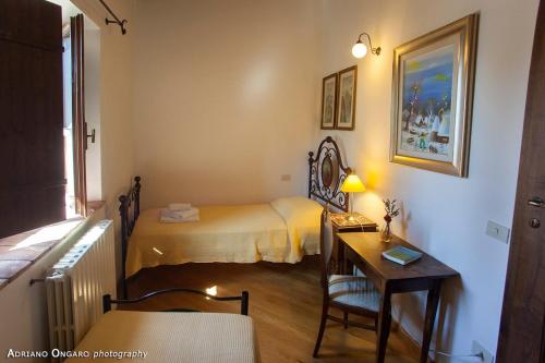 La Collina Tuscan stone cottage