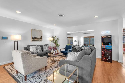 Family Beach Home With Home Theater & Heated Pool! in Hollywood, USA