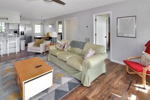 Shady Grove - Water views, Fireplace! Shady Grove - Water views, Fireplace!