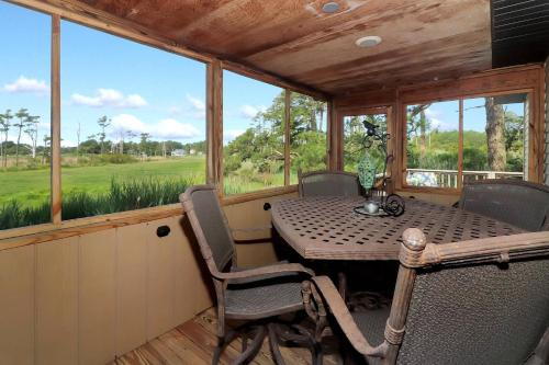 Shady Grove - Water views, Fireplace! Shady Grove - Water views, Fireplace!