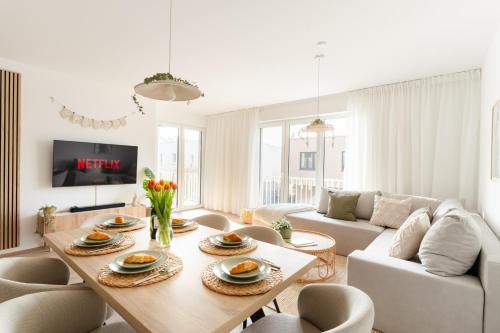 Premium-Apartment mit Balkon - Perfekt für Familien, Gruppen und Geschäftsreisende - ZAYA STAYS, Lipsk