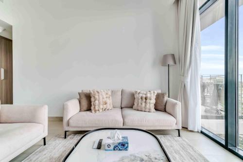 Spacious Corner Retreat 1BR with Stunning Views, Dubaï (photo 5)