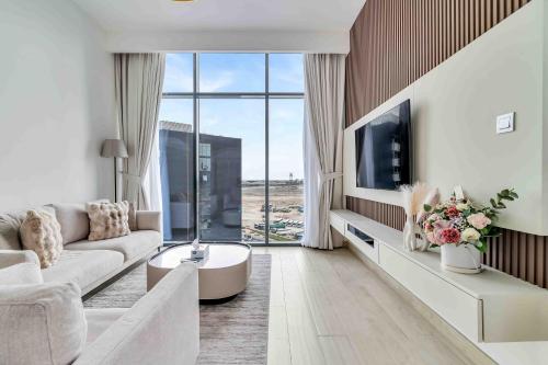 Spacious Corner Retreat 1BR with Stunning Views, Dubaï (photo 2)