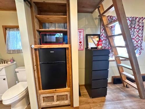 Tiny Town Paulita and Kid Romantic Get A Way by Vacation Your Way