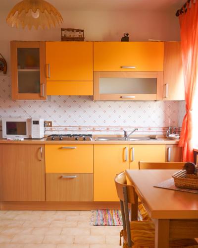 Kitchen, La casa di Mamma, Appartamento di charme nel borgo in Luogosanto