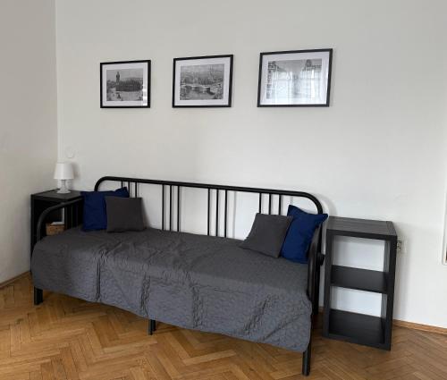 Castle View Apartment - image 3